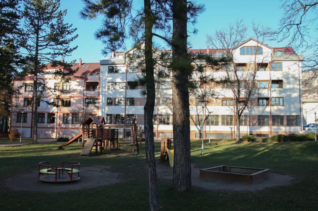 Apartman "Park" Ливно Экстерьер фото